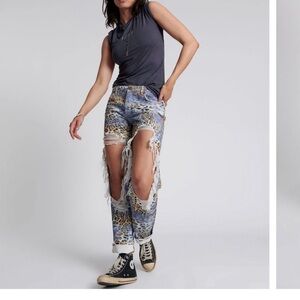 One Teaspoon Leopard Print Distressed Truckers jeans NWT